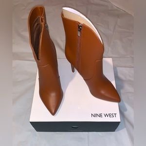 New In Box Nine West Tunes Women's High Heel Ankle Boots Size 7 Brown